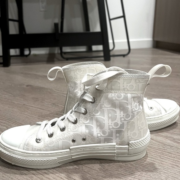 B23 High-Top Sneaker - Picture 6 of 7